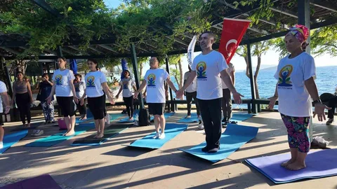 Bodrum'da Uluslararası Yoga Günü Etkinliği