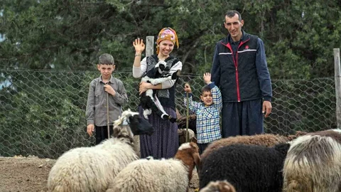 Mersin'de Aile Sürü Sahibi Oldu