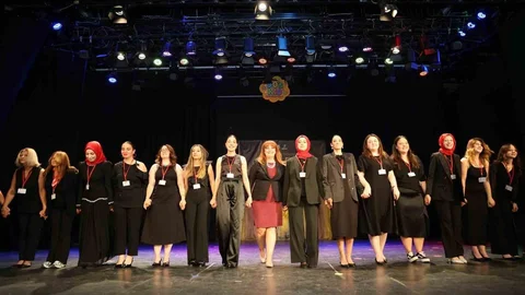 Şehzadeler'de Mezuniyet Coşkusu Yaşandı