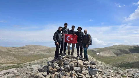 Elazığ'da Dağcılar Zirveye Çıktı