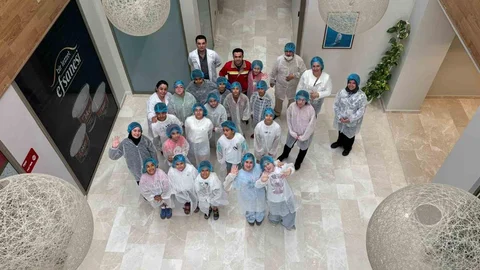 Bursa'da Öğrenci Ziyareti Eker Fabrikasında