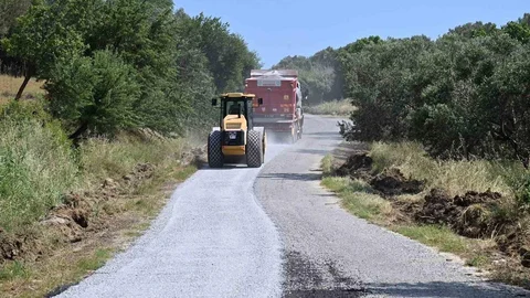 İki Mahalleyi Bağlayan Asfalt Çalışması