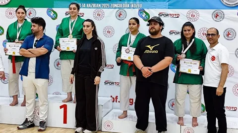 Cumhuriyet Anadolu Lisesi'nden Tarihi Başarı