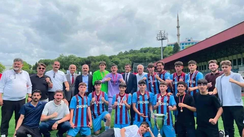 Araklı Saffet Çebi Lisesi Şampiyon Oldu