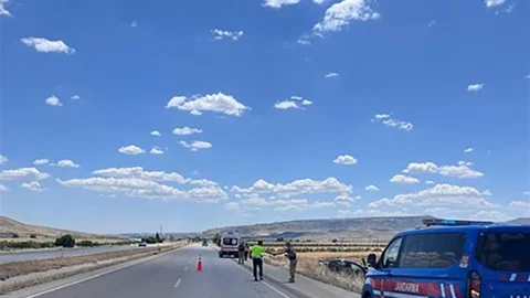 Kilis'te Otomobil Devrildi, 2 Yaralı