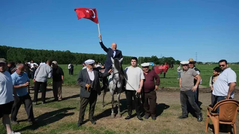 Terme'de Rahvan At Yarışları Heyecanı