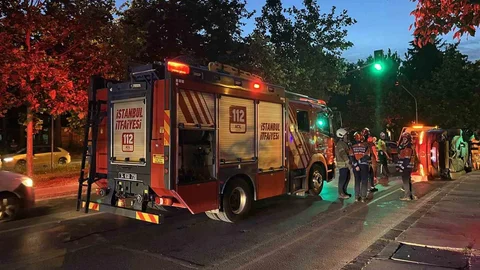 İstanbul Bakırköy'de Lüks Araç Kazası