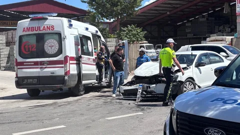 Erzincan'da 3 Araçlı Trafik Kazası
