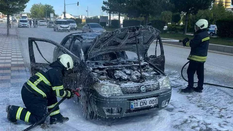Bilecik'te Park Halindeki Araç Yangın Çıkardı