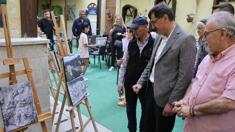 Kütahya'da Minik Fotoğrafçıların Sergisi Açıldı