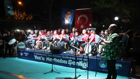 Kozan'da Gençlerden Etkileyici Sanat Gösterisi