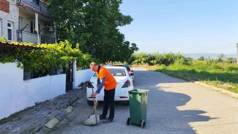 Efeler'de Temizlik Faaliyetleri Devam Ediyor