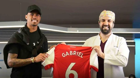 Futbol Yıldızları Türkiye'de Saç Ekimi Yaptırıyor