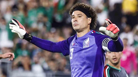 Guillermo Ochoa Futbolu Bırakıyor