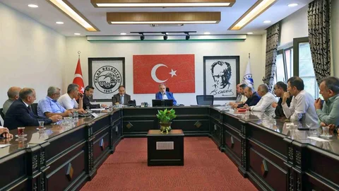 Talas'ta Muhtarlarla Hizmet Zirvesi Gerçekleşti