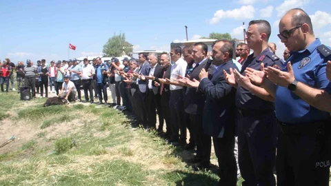 Beyşehir Gölü’nde balıkçılar yeni av sezonunu "vira bismillah" diyerek açtı