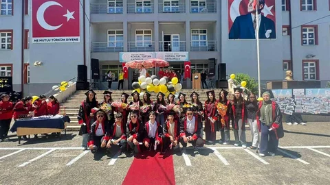 Zonguldak'ta Öğrencilerin Mezuniyet Coşkusu