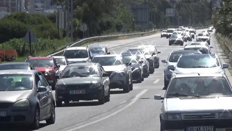 İzmir'de Araç Sayısı 2 Milyon 144 Bini Geçti