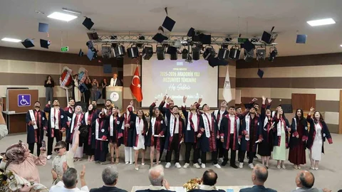 Karabük'te Mezuniyet Töreni Coşkusu
