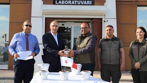 Fırat Üniversitesi'nde Endemik Bitki Teslimi