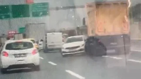 Kuzey Marmara Otoyolu'nda Tır Kazası