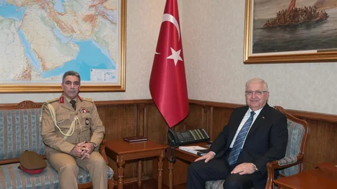 Bakan Güler Irak Askeri Ataşesi'ni Kabul Etti