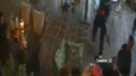 İstanbul Sarıyer'de AVM'de Silahlı Saldırı