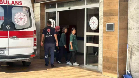 Trabzon'da Öğrenciler Hastaneye Kaldırıldı