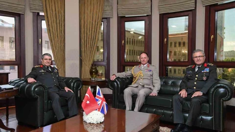 Genelkurmay Başkanı Bayraktaroğlu'ndan Ziyaret