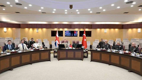 Kara Kuvvetleri Komutanı Tokel'in Görüşmesi