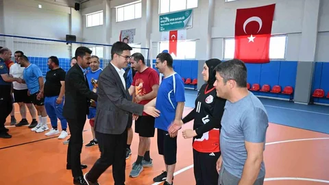 Sarıoğlan'da Voleybol Turnuvası Sonuçlandı