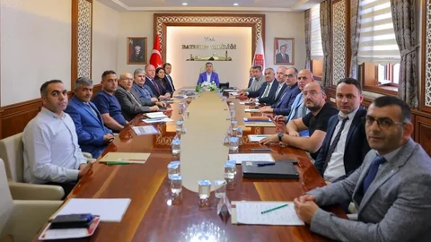 Bayburt'ta Köy Altyapı İhtiyaçları Görüşüldü