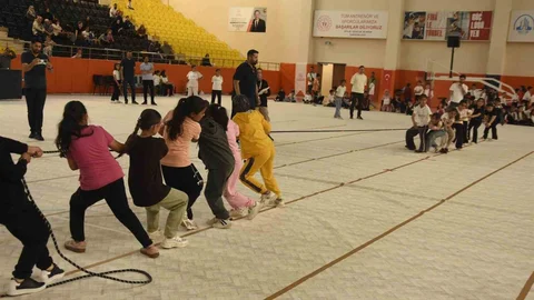 Bitlis'te Geleneksel Oyunlar Şenliği Düzenlendi