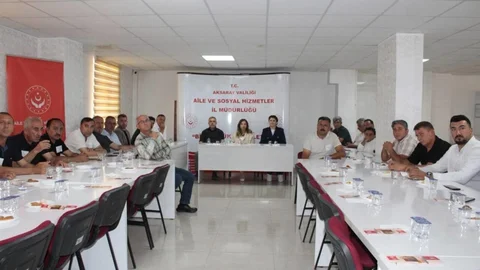 Aksaray'da Muhtarlarla Sosyal Hizmet Toplantısı