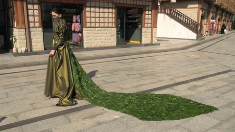 Rize'de Çay Yaprağından Elbise Tasarlandı