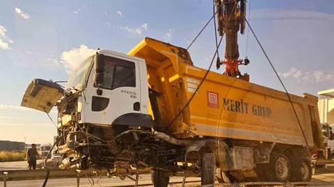 Bursa'da Hafriyat Kamyonu Kazası