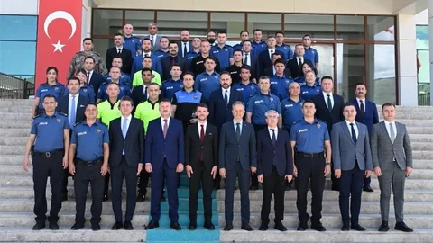 Erzincan'da Emniyet Personeline Rütbe Töreni