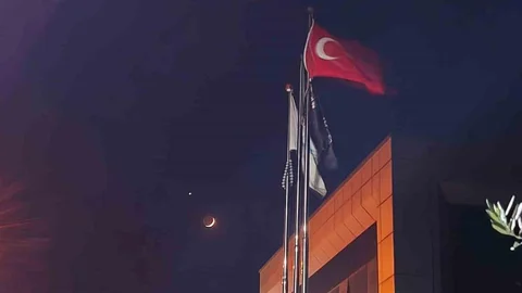 Aydın'da Türk Bayrağı ve Ay Yıldız Bir Arada