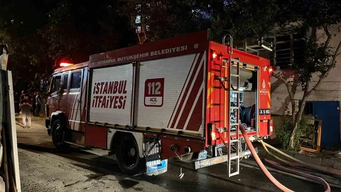 Gaziosmanpaşa'da Gecekondu Yangını