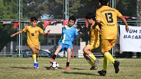 Mersin'de 3 Bin Çocuk Futbol Şenliğinde Buluştu