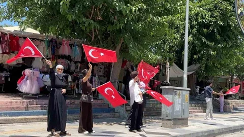 Tarsus'ta Milli Heyecan Yaşandı