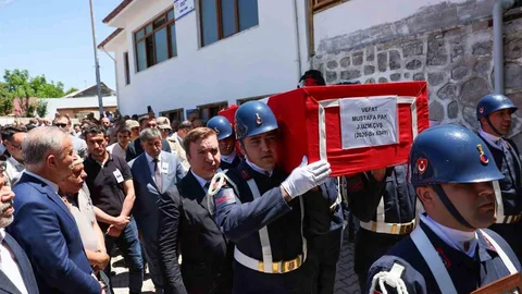 Erzincan'da Jandarma Uzman Çavuşu Defnedildi