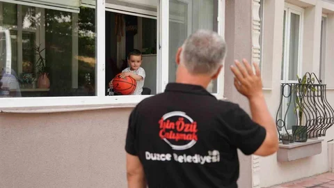 Düzce'de Minik Ahmed'e Sürpriz Ziyaret