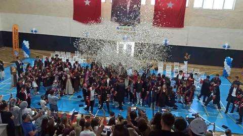 Devrek'te Mezuniyet Töreni Coşkusu