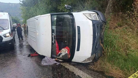 İzmir Kiraz'da İşçi Servisi Devrildi