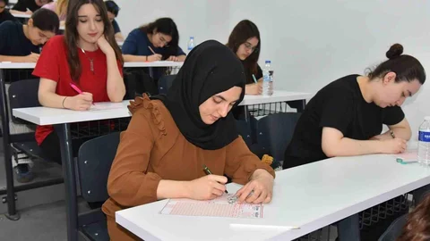 Menemen'de YKS Provası Yapıldı