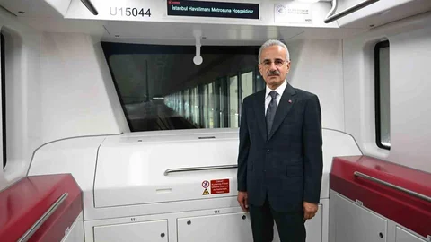 İstanbul'da 120 Km Hızla Giden Metro