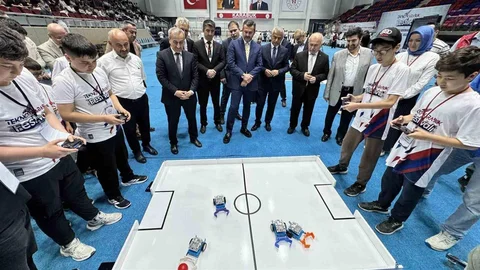 Karabük'te Geleceğin Kaşifleri Sergilendi