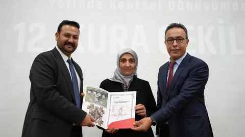 Ataşehir'de 8 Aile Yeni Evlerine Kavuştu