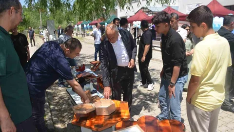 Bulanık'ta Yıl Sonu Sergisi Düzenlendi